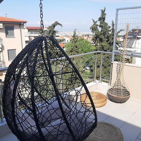 Όμορφο Διαμέρισμα- Σοφίτα Με Υπέροχη Θεα Thessalonique Extérieur photo
