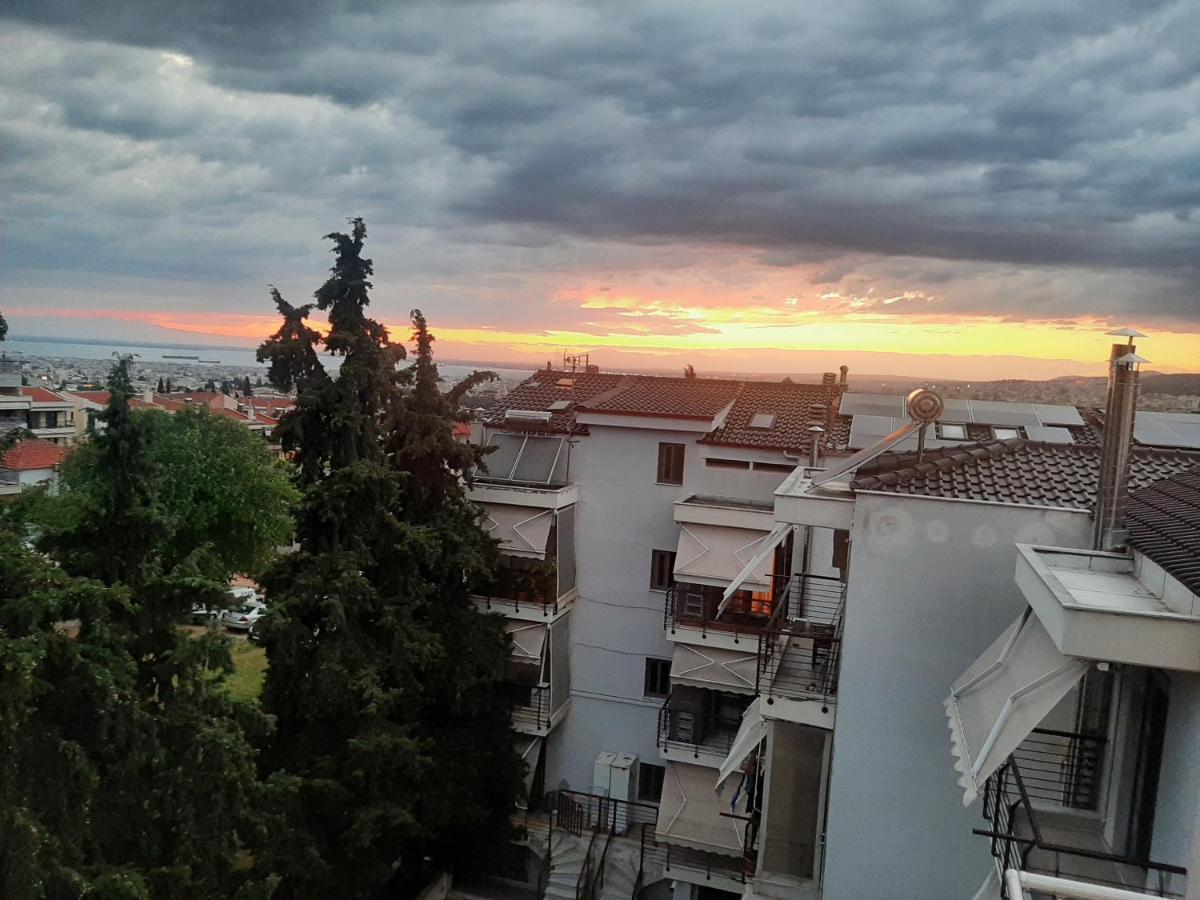Όμορφο Διαμέρισμα- Σοφίτα Με Υπέροχη Θεα Thessalonique Extérieur photo
